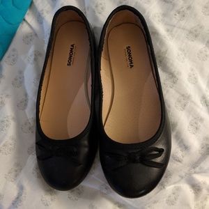 Almost new girls dress shoes